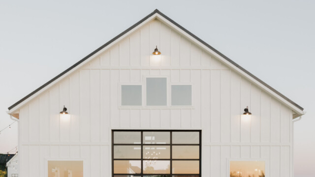 Photographer: @shanoahbriphotography
<br>
Rentals: Pine and Poppy Event Rentals
<br>
Florist: @sagetree_design
<br>
Hair & Makeup: @dreamdaybeauty
<br>
Catering: Drummin Up BBQ Catering
<br>
Bar: @the_brewski_wagon
<br>
DJ: @epicvibedj
<br>
Gown: @cloudninecda